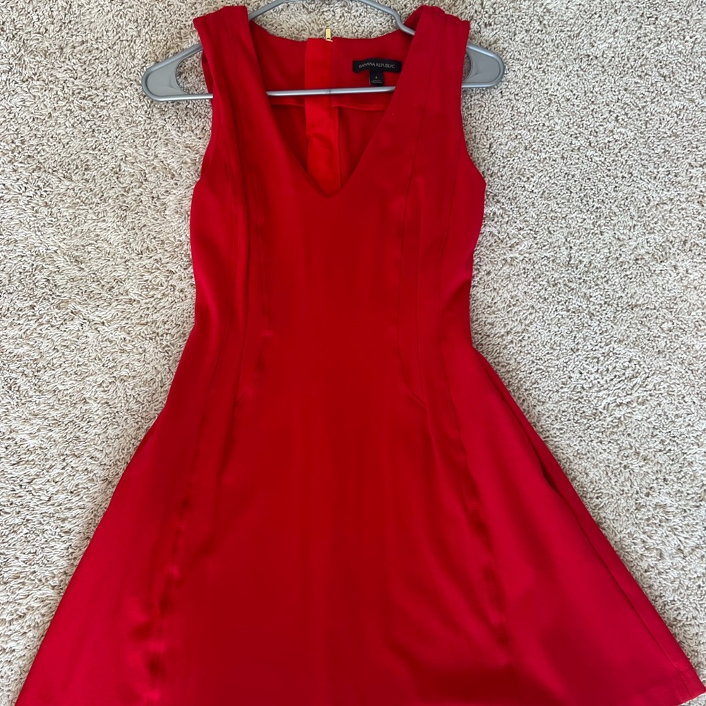 Elegant Red Sleeveless Dress